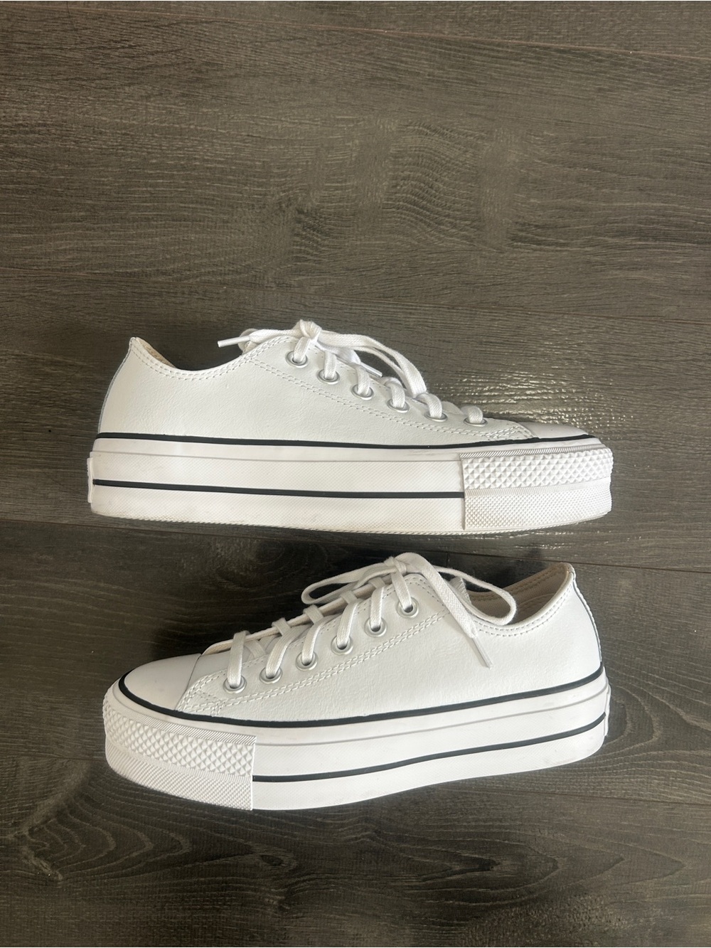 Converse Leather Platform Low Top Sneakers White / Size 7